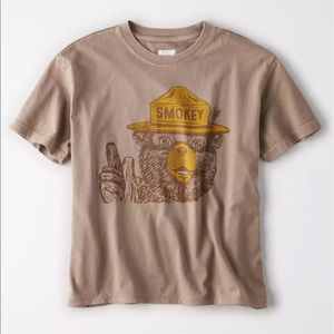 AE Tailgate Smokey the Bear Cropped Tee